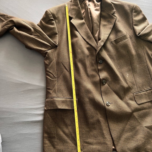 VINTAGE HART SCHAFFNER & MARX - JACOBSON’S TAN/ BLACK CHECK MENS SPORT COAT - Picture 4 of 8